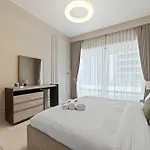 Luxury 2-Bedroom Apartment With Sea View