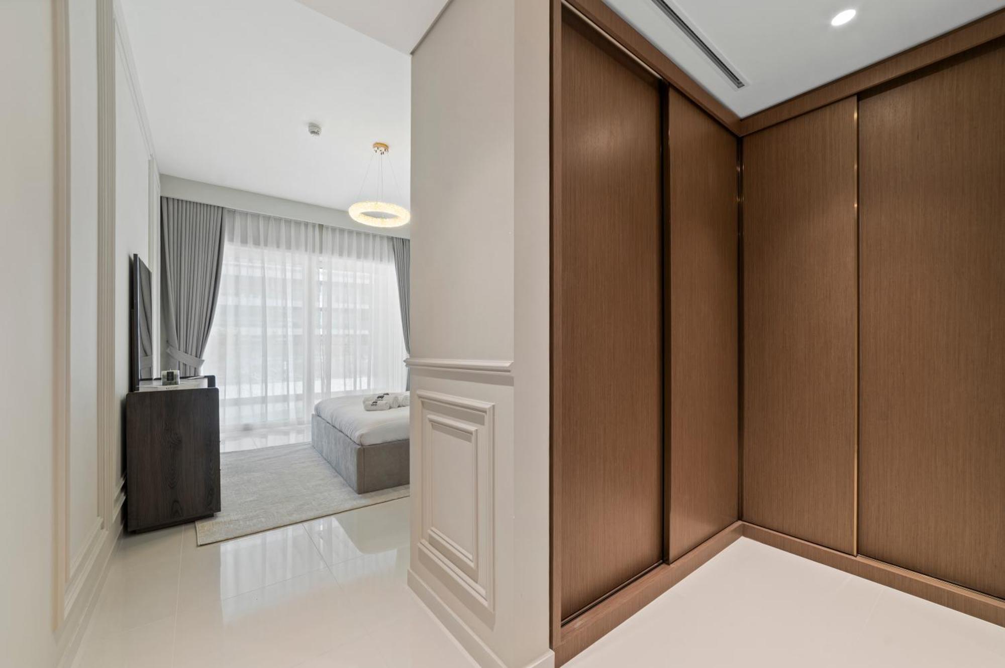 Luxury 2-bedroom With Sea View Apartment Dubai